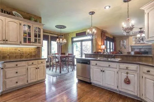 Private Residence by Renner Garage Door - Photo 16