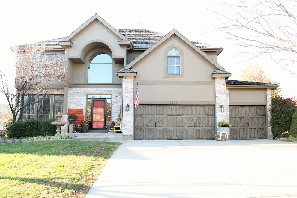 Private Residence by Renner Garage Door - Photo 21