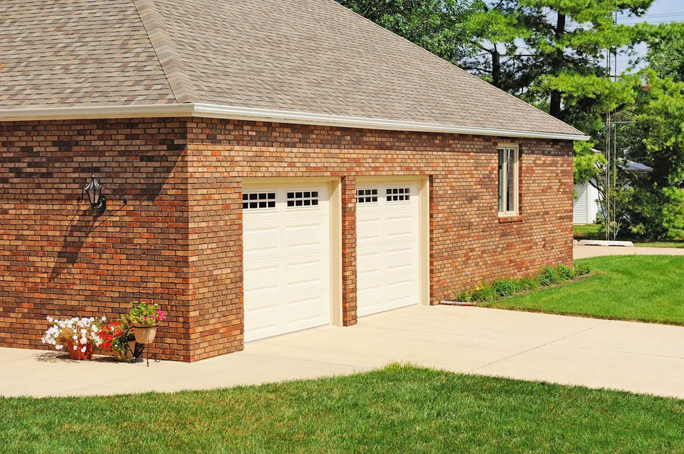 Carey's Seamless Gutters & Overhead Doors - Photo 6