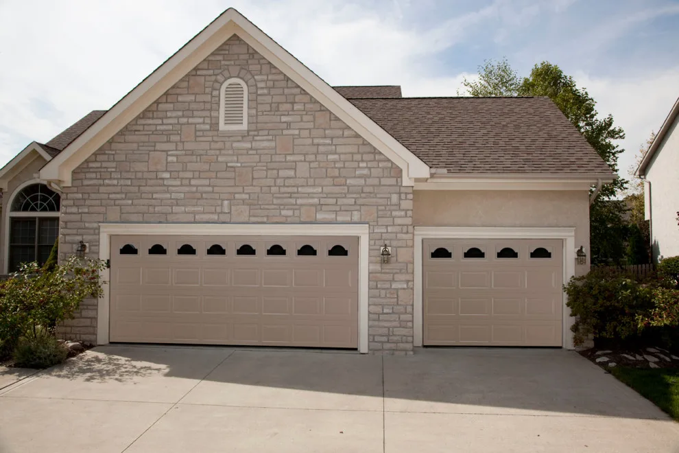 Steel Series 2500 by Apr Garage Doors - Photo 3