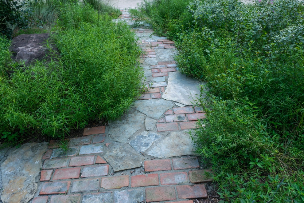 Industrial modern landscape by City Garden Company - Photo 9