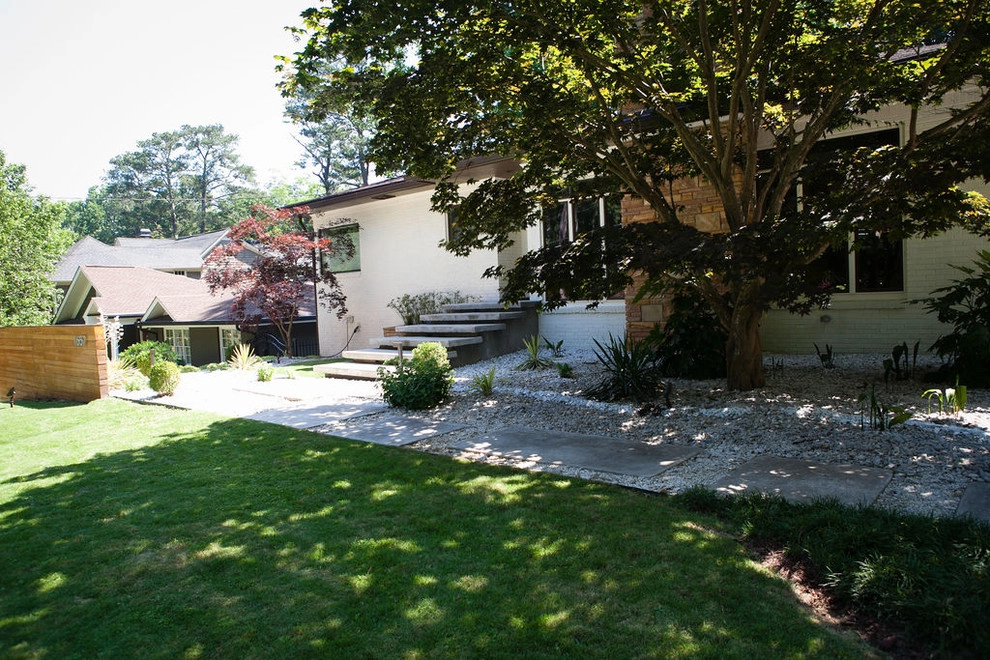 Midcentury modern landscape by City Garden Company - Photo 6