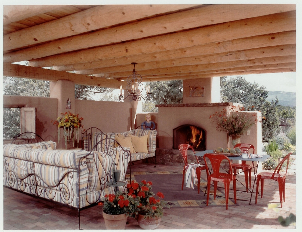 Open-Air Livingroom by Clemens & Associates Inc. - Photo 2