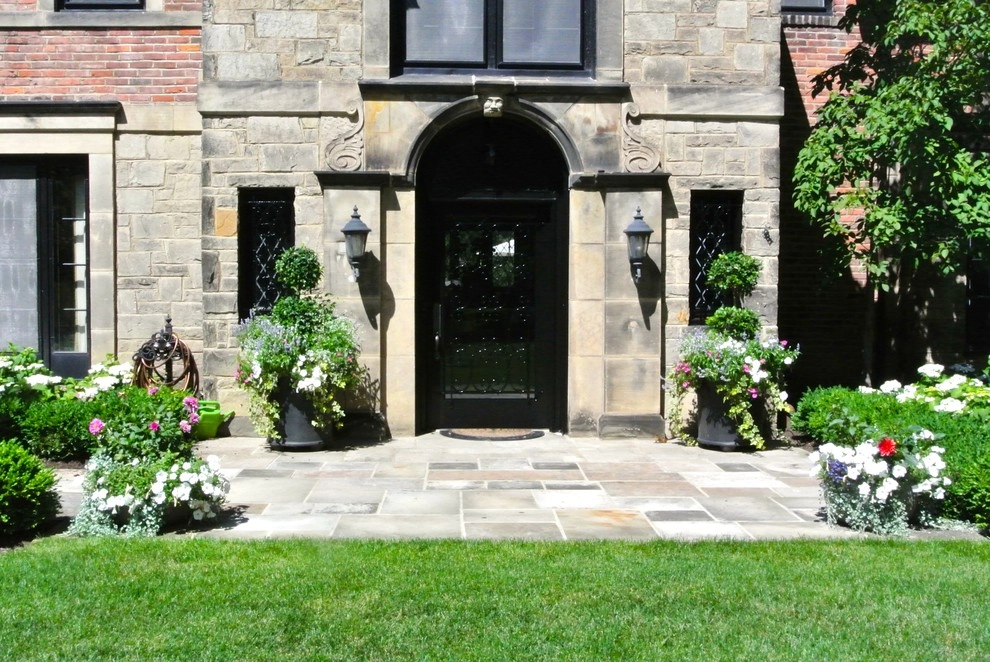 Entryway by New Vista Enterprises - Photo 2
