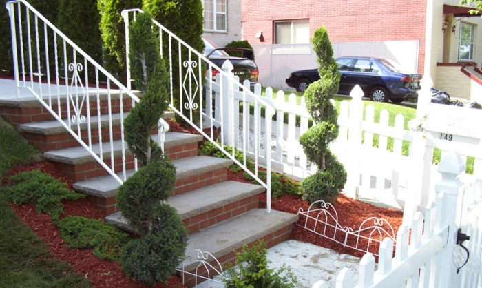Premier Lawn & Landscape Service - Photo 3