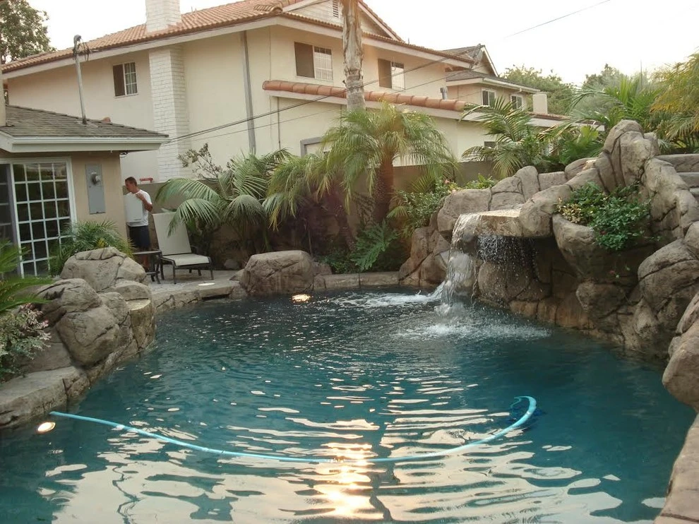 R And R Pool & Landscaping - Photo 8