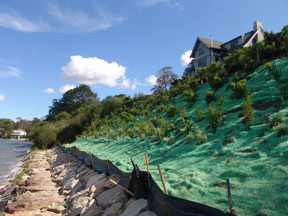 Crow Point Residence by Coyle & Caron Landscape Architecture - Photo 3