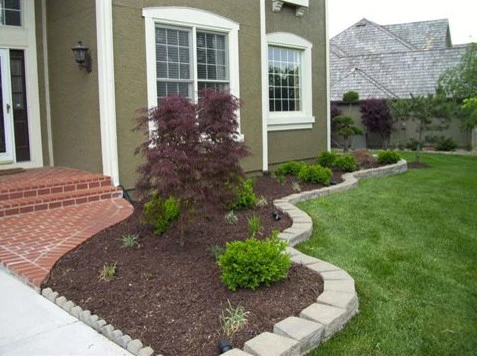 T And R Lawncare - Photo 2
