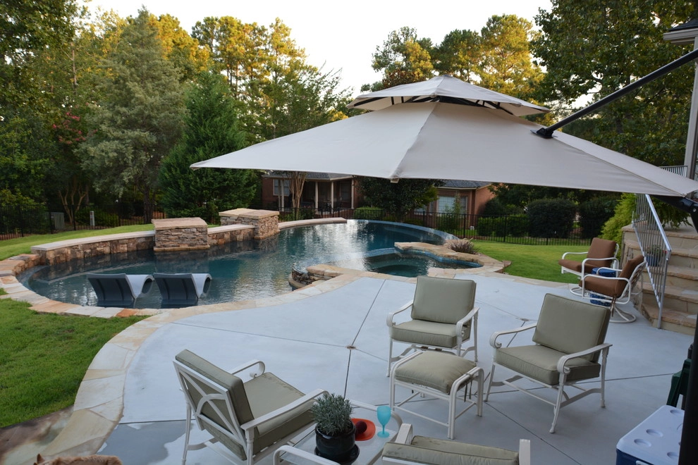 Luxury Backyard by Crystal Pools LLC - Photo 2