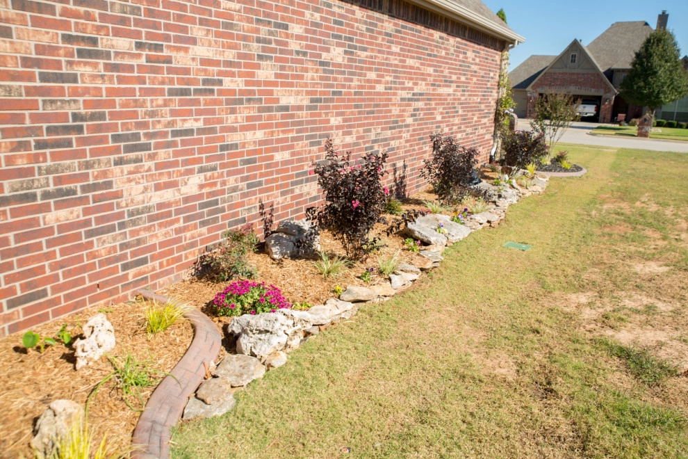 Custom Landscaping by Cut Right Landscape And Tree - Photo 3