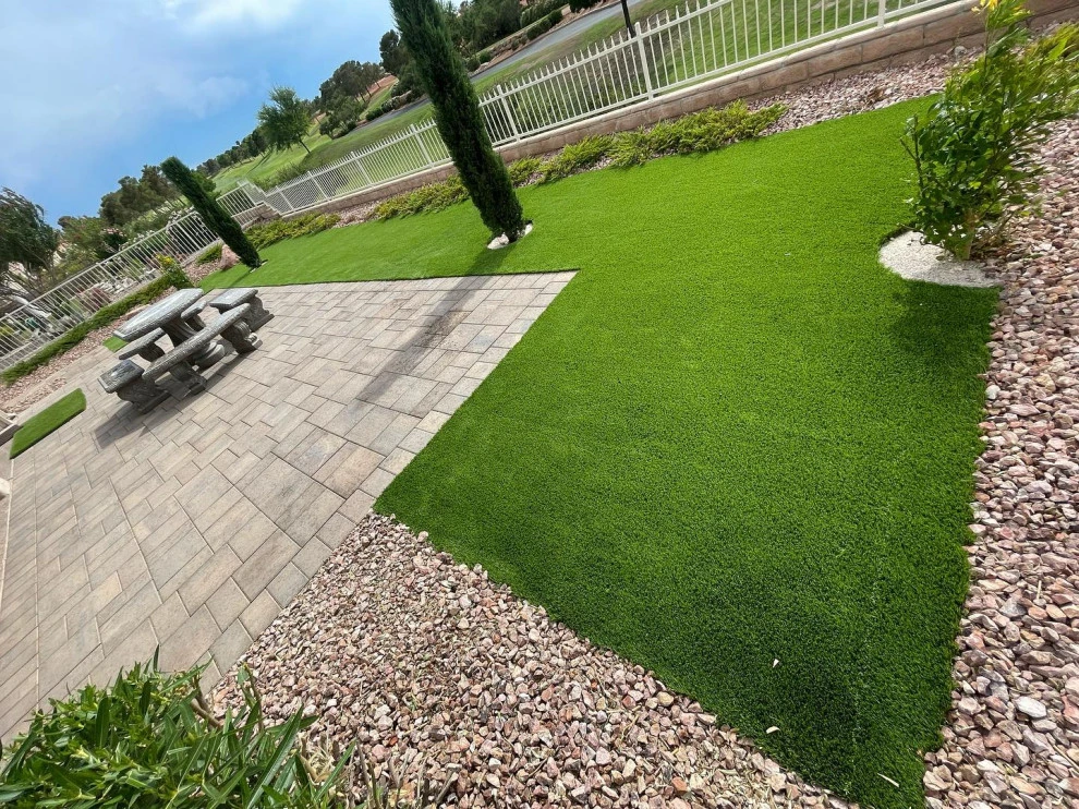 Us Turf - Photo 4