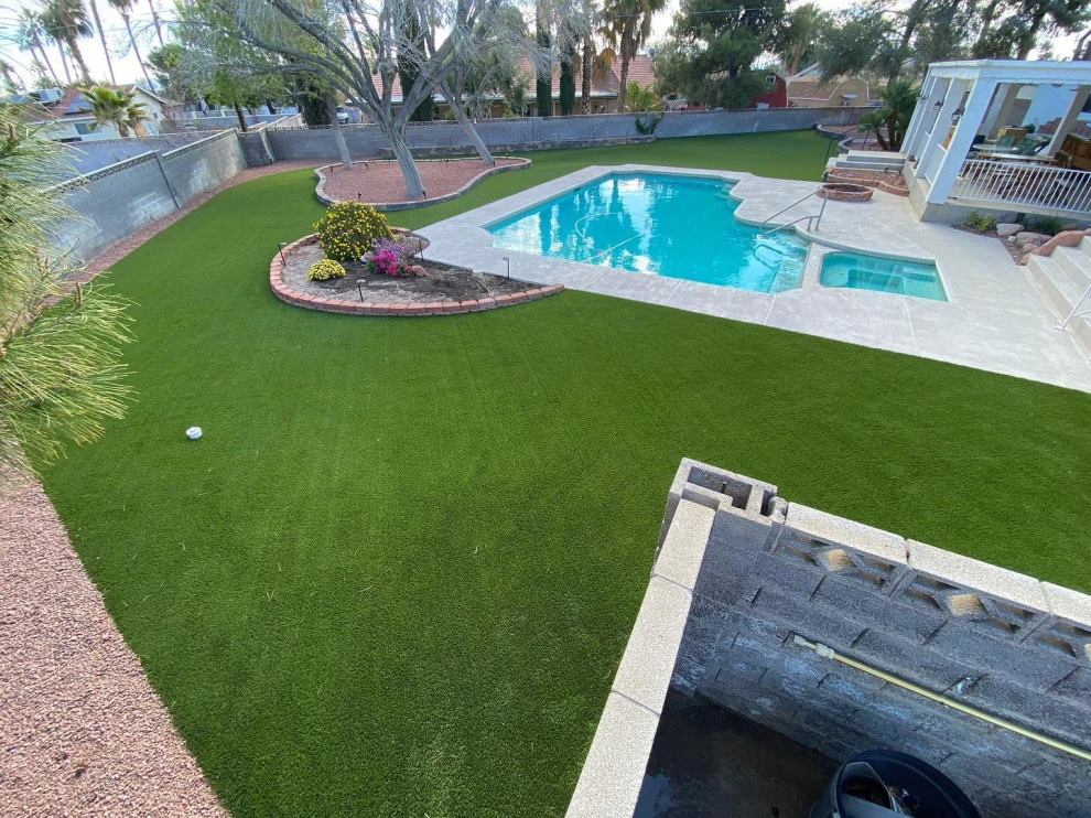 Us Turf - Photo 10