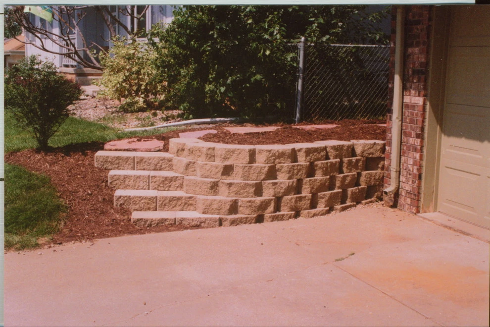 Omaha hardscapes Retaining walls by Scott Designs - Hardscapes And Water Features - Photo 13