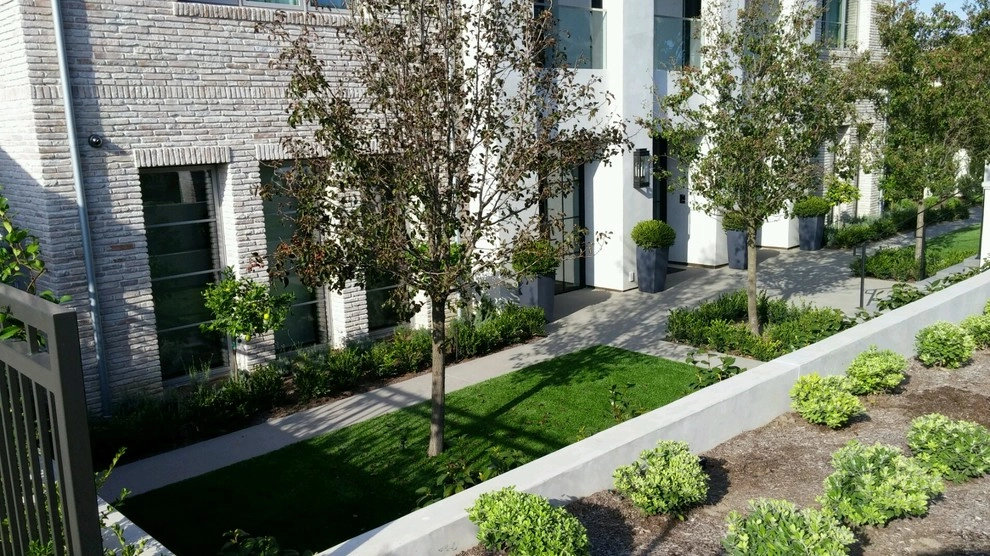 Traditional & Classic in Newport Beach by Dale Waldo Landscape Architecture - Photo 8