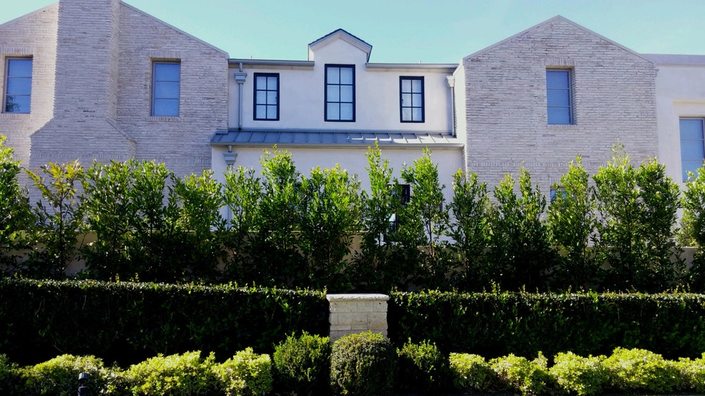 Traditional & Classic in Newport Beach by Dale Waldo Landscape Architecture - Photo 5