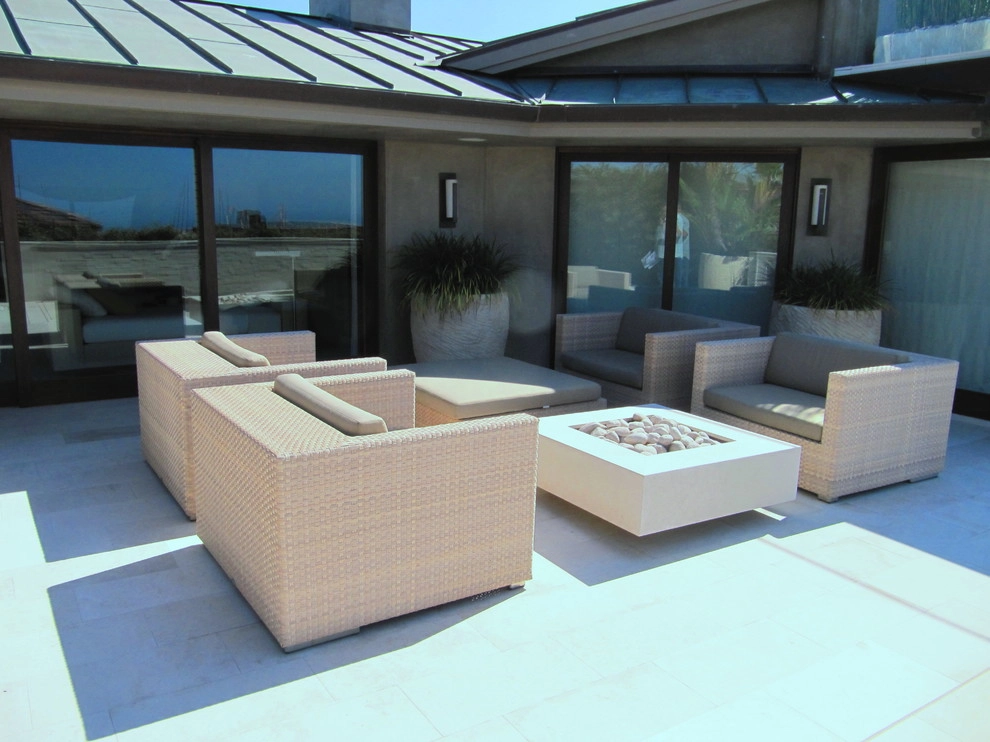 Sleek Contemporary Entertaining Space in Laguna Beach by Dale Waldo Landscape Architecture - Photo 3