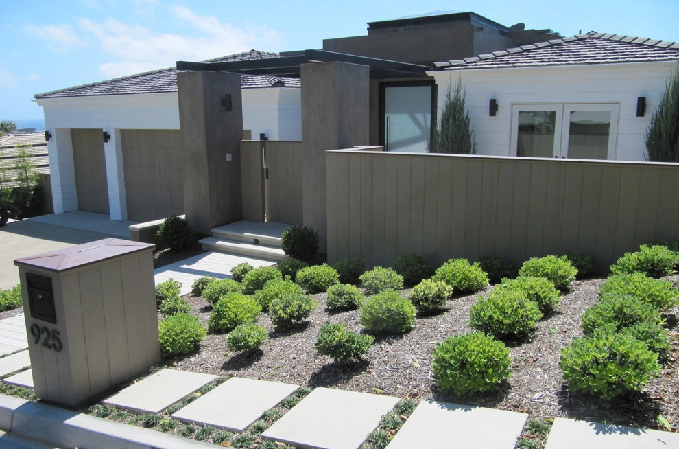 Nice Simple Entry & Courtyard Space in Laguna Beach by Dale Waldo Landscape Architecture - Photo 7