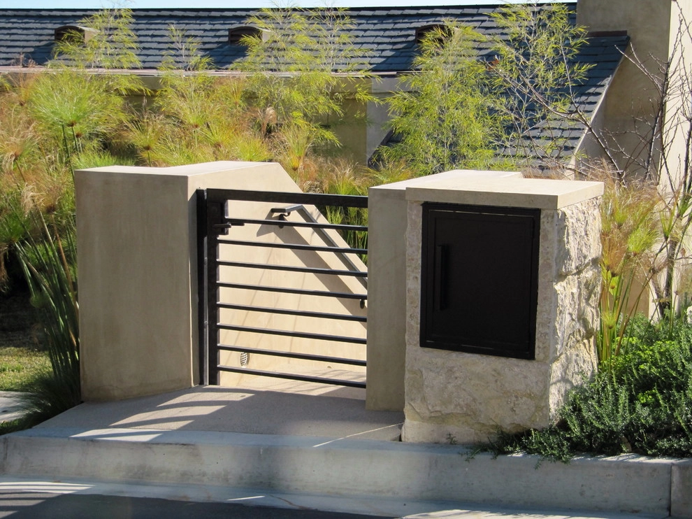 Soft Contemporary in Laguna Beach by Dale Waldo Landscape Architecture - Photo 5