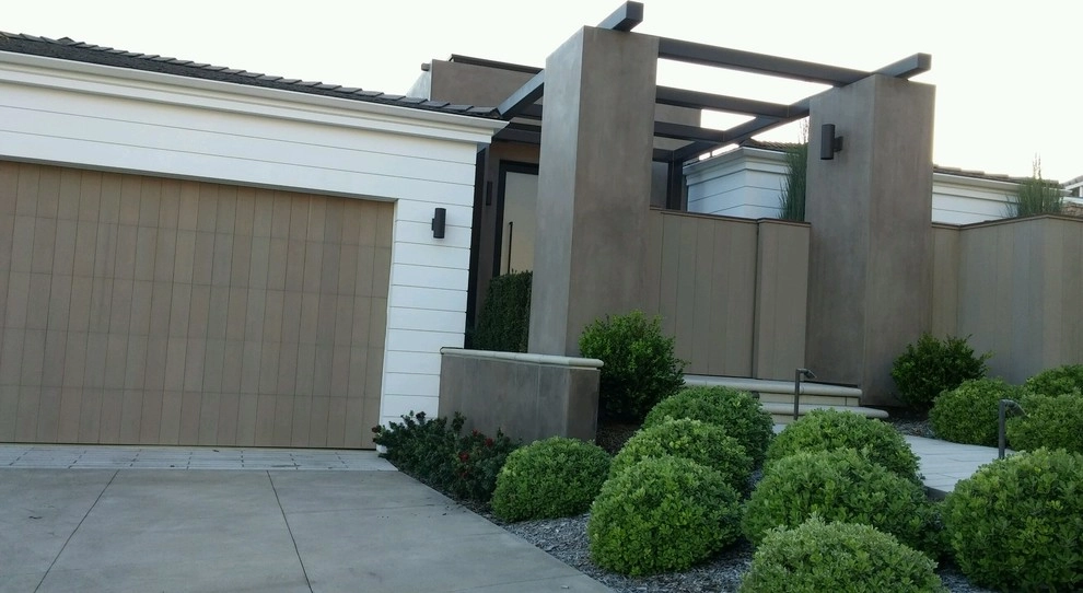 Nice Simple Entry & Courtyard Space in Laguna Beach by Dale Waldo Landscape Architecture - Photo 2