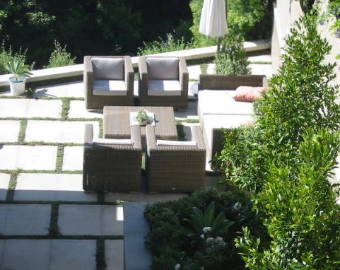 Simple Terrace Garden in Laguna Beach by Dale Waldo Landscape Architecture - Photo 3