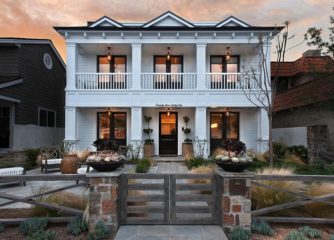 Clean Traditional Expression in Newport Beach by Dale Waldo Landscape Architecture - Photo 2