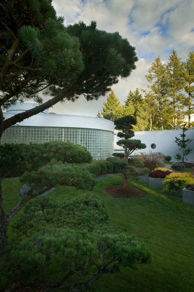 Modern Asian Influenced Garden by Daryl Toby - AguaFina Gardens International - Photo 7