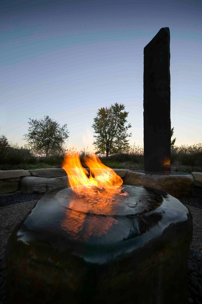 Modern Garden - Fire, Water, & Stone by Daryl Toby - AguaFina Gardens International - Photo 7
