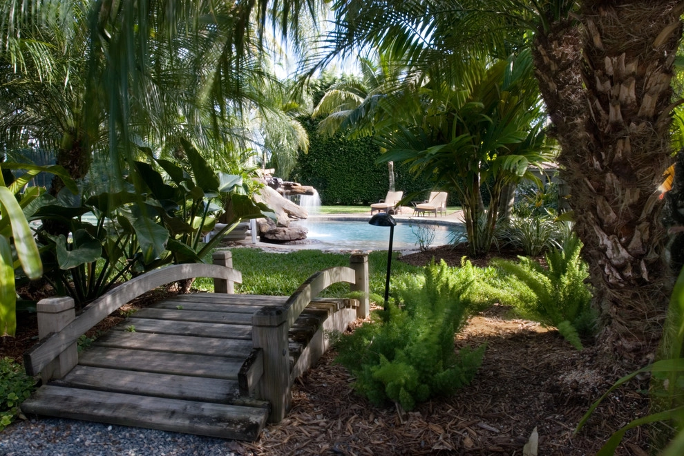 Understated Outdoor Makeover by David Font Design - Photo 2