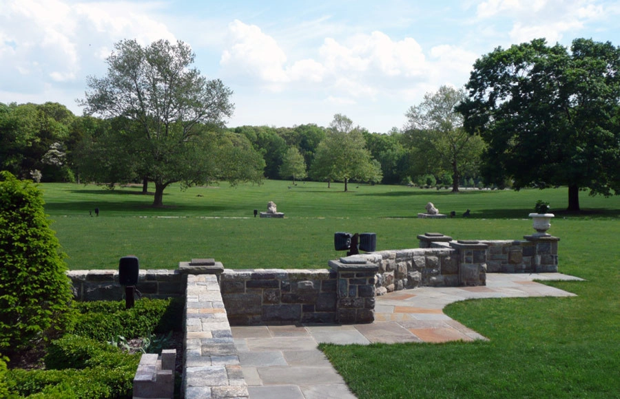 Manor by David R. Lamb, Landscape Architect - Photo 2