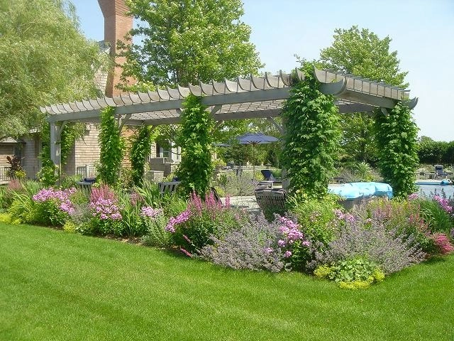 Sagaponack Farmhouse by Davis Landscape Design LLC - Photo 3