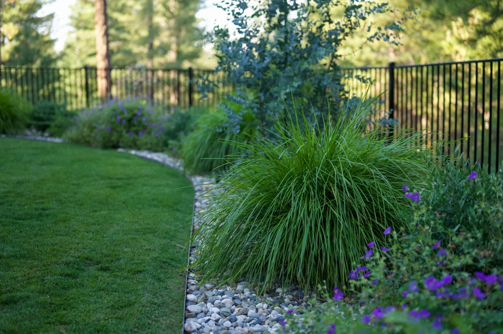 Family Retreat by Cal Wild Landscape Design - Photo 9