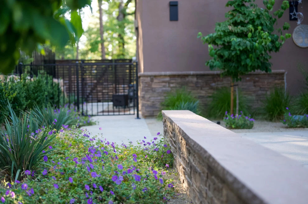 Family Retreat by Cal Wild Landscape Design - Photo 4