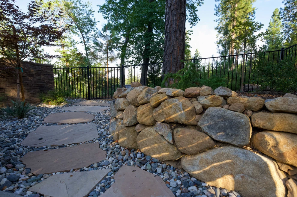 Family Retreat by Cal Wild Landscape Design - Photo 11