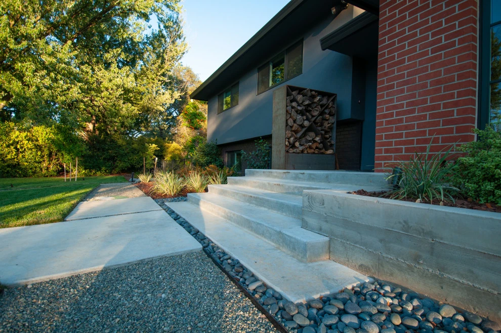 Naturally Contemporary by Cal Wild Landscape Design - Photo 18