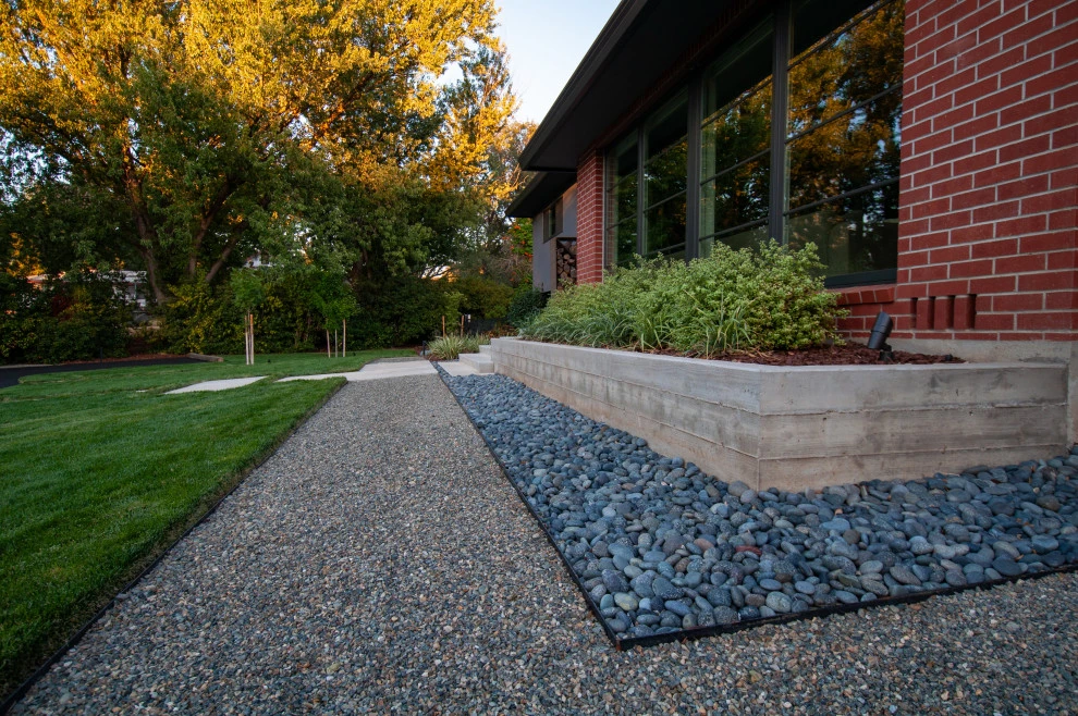 Naturally Contemporary by Cal Wild Landscape Design - Photo 4
