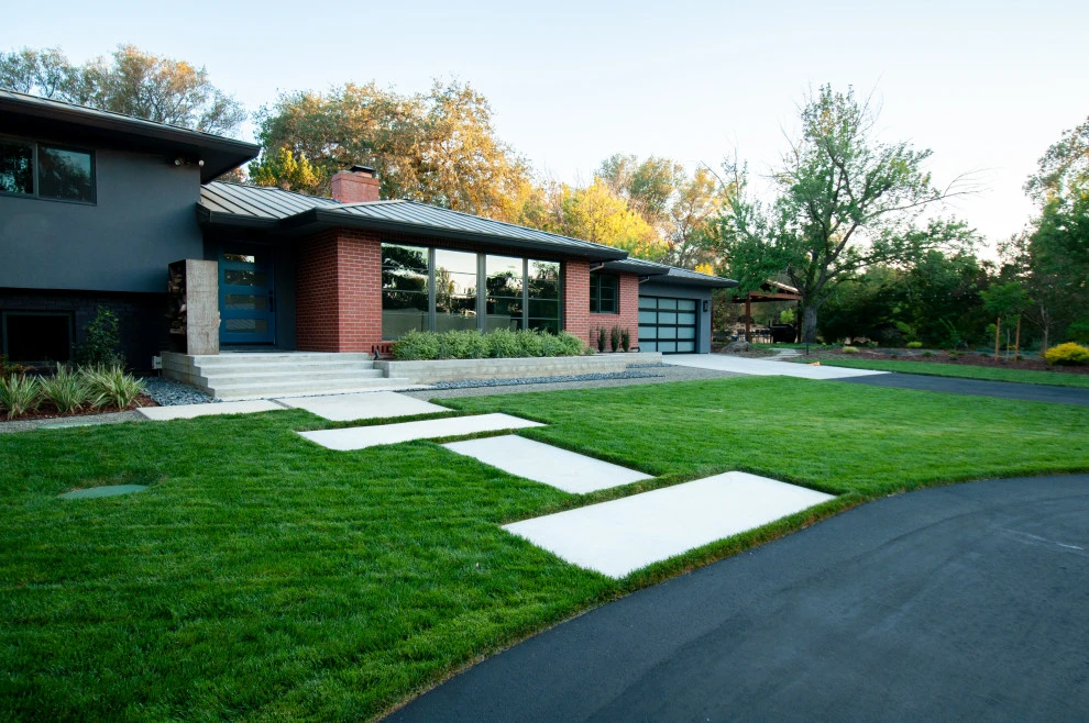Naturally Contemporary by Cal Wild Landscape Design - Photo 15