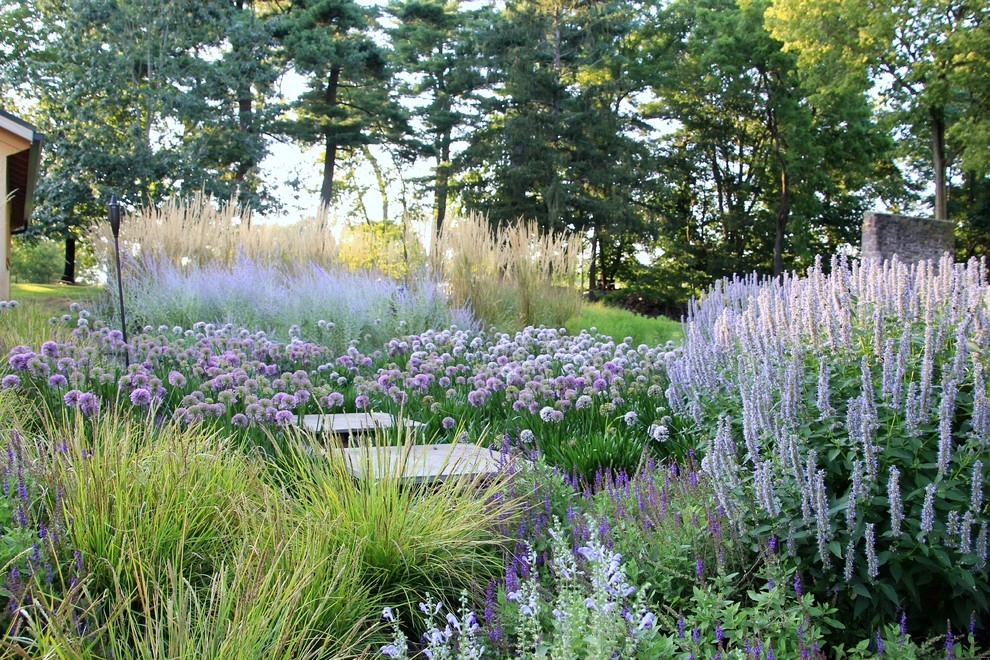 Colonial Farmhouse Garden, Royersford by Donald Pell - Gardens - Photo 2