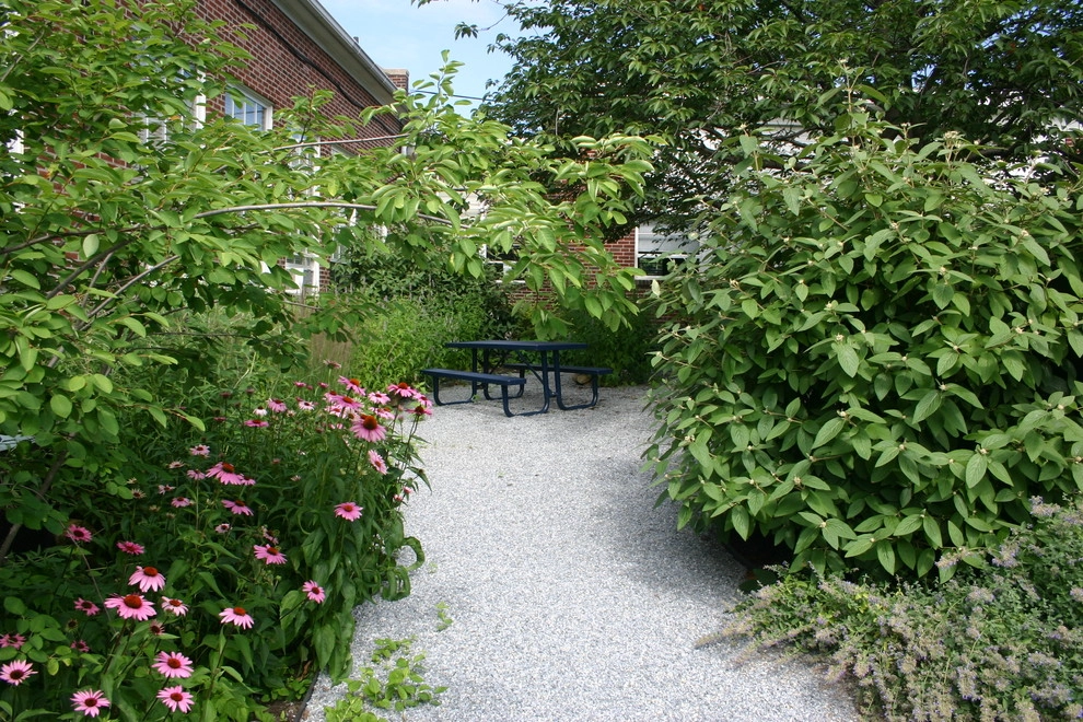 Woodlynde School by Donald Pell - Gardens - Photo 3