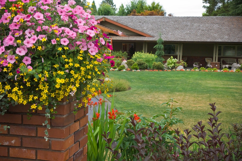 Cedar Hills Grand Ranch by Drake's 7 Dees Landscaping & Garden Center - Photo 12