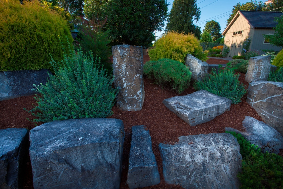 West Linn Residence by Drake's 7 Dees Landscaping & Garden Center - Photo 29