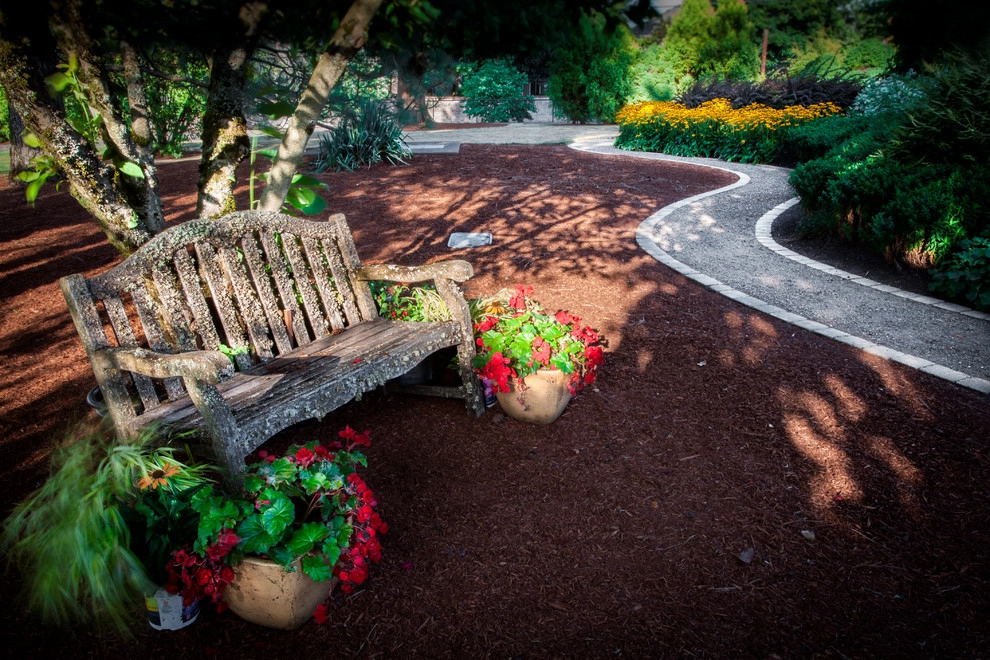 West Linn Residence by Drake's 7 Dees Landscaping & Garden Center - Photo 11