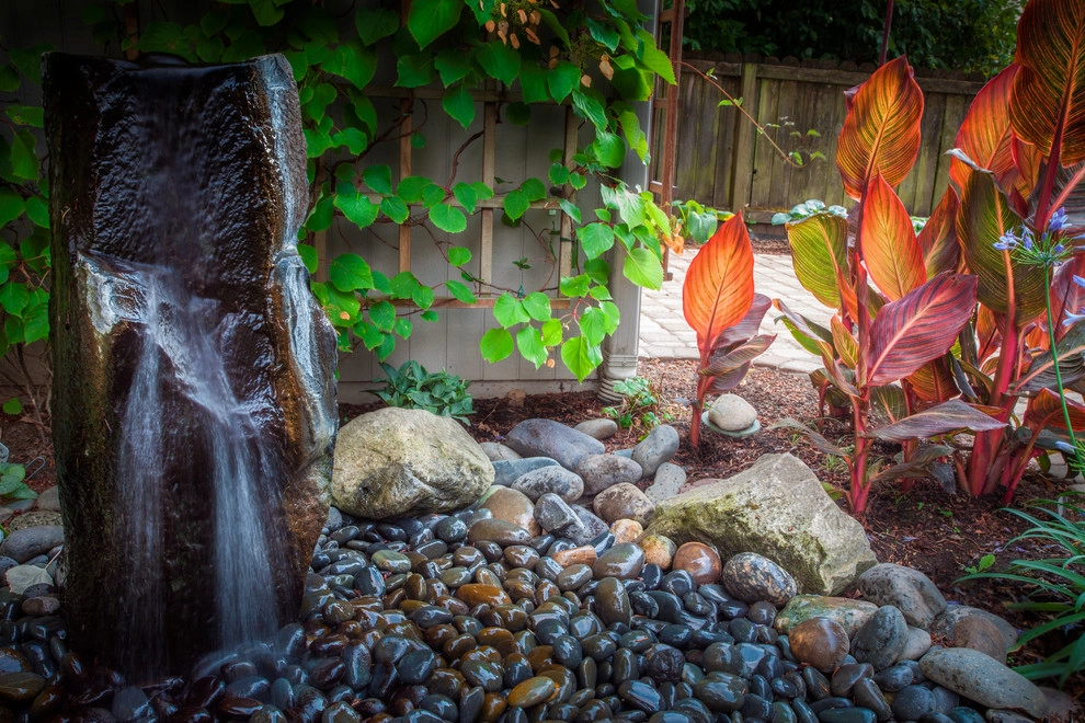 Vancouver Backyard Retreat by Drake's 7 Dees Landscaping & Garden Center - Photo 16