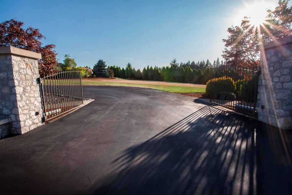 West Linn Residence by Drake's 7 Dees Landscaping & Garden Center - Photo 4