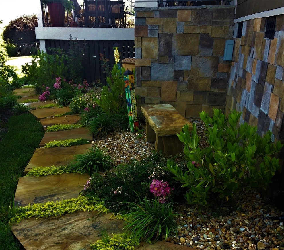 Hill Pointe - N. Chatt. Home by Dream Gardens Landscape Design & Installation - Photo 2
