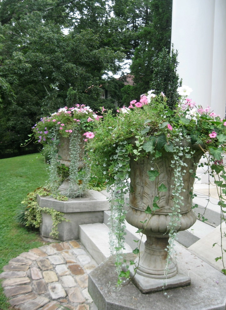 Missionary Ridge Historic Estate by Dream Gardens Landscape Design & Installation - Photo 13