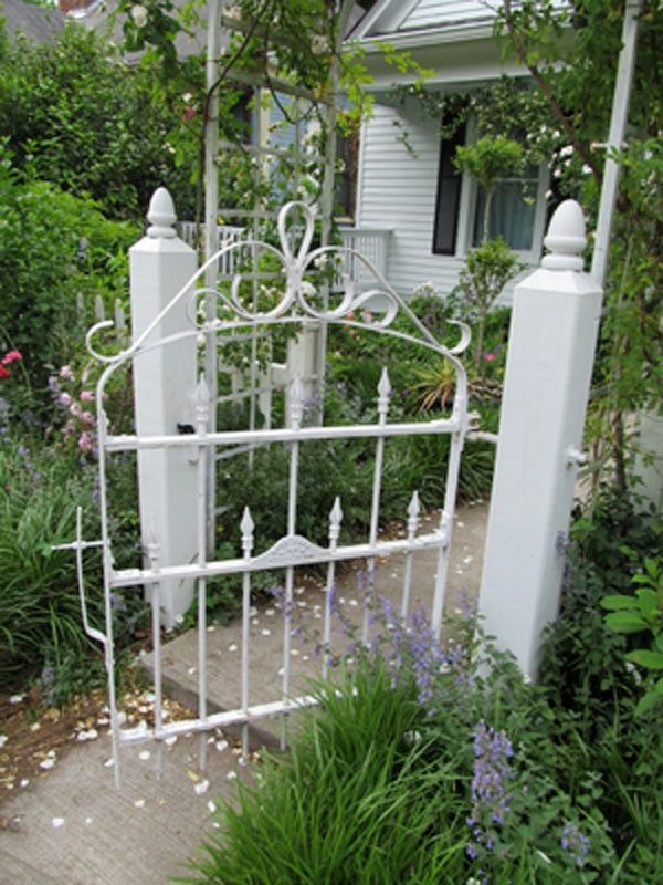 St Elmo Historic Cottage by Dream Gardens Landscape Design & Installation - Photo 5