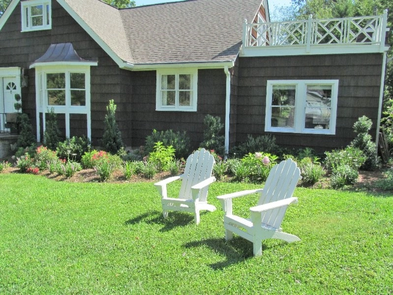 North Chattanooga Mini-Estate by Dream Gardens Landscape Design & Installation - Photo 6