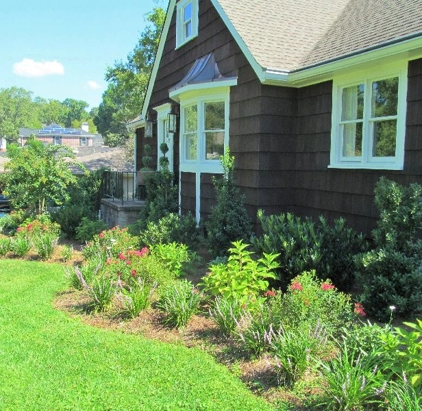 North Chattanooga Mini-Estate by Dream Gardens Landscape Design & Installation - Photo 5
