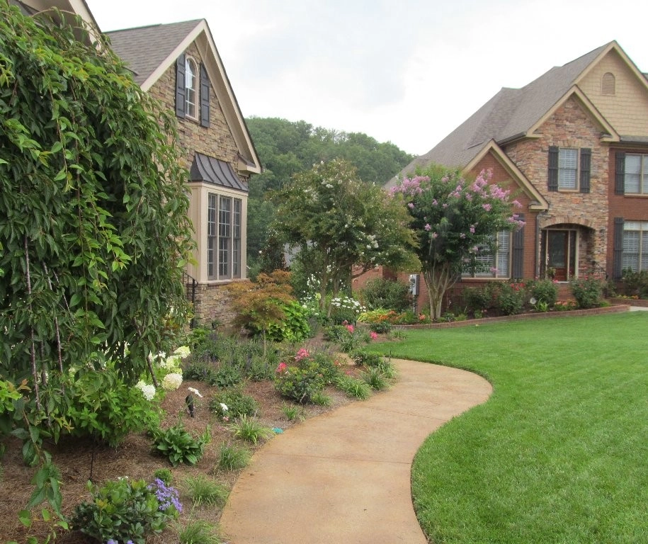 Contemporary Hixson Home by Dream Gardens Landscape Design & Installation - Photo 4