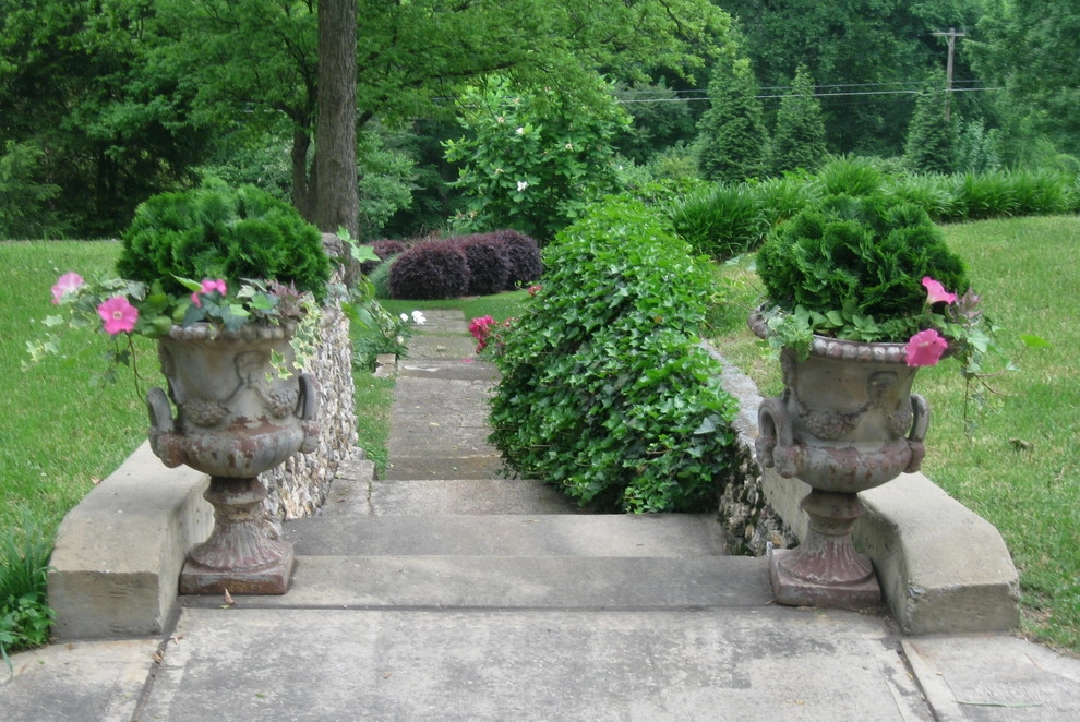 Missionary Ridge Historic Estate by Dream Gardens Landscape Design & Installation - Photo 2